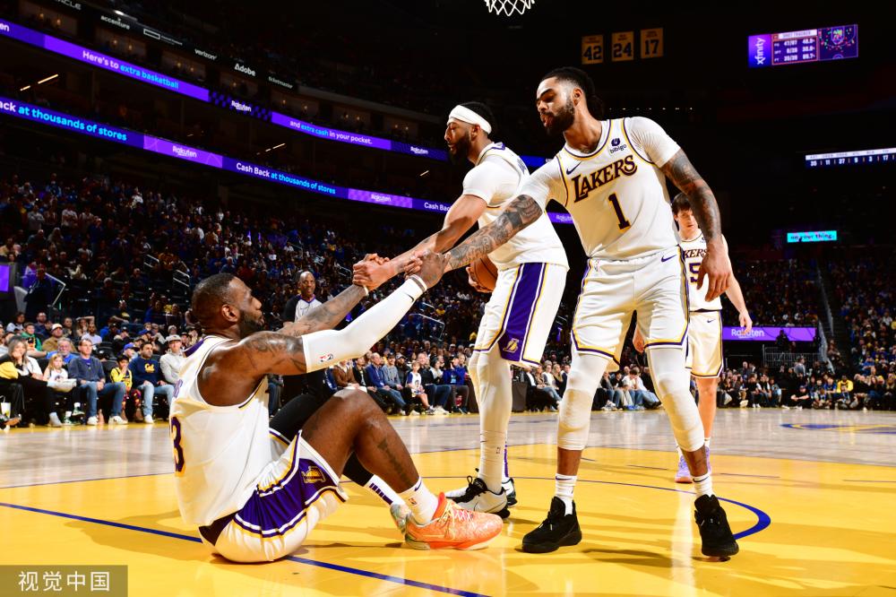 己的外交立 己的外交立